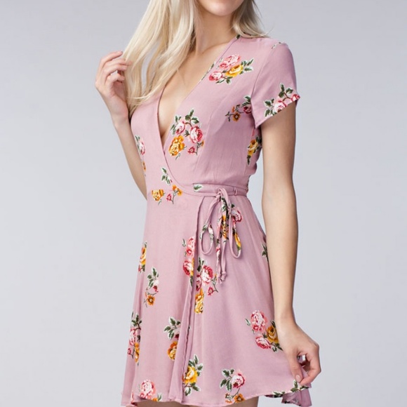 1 left - Pink Floral Printed Wrap Dress - Picture 6 of 8